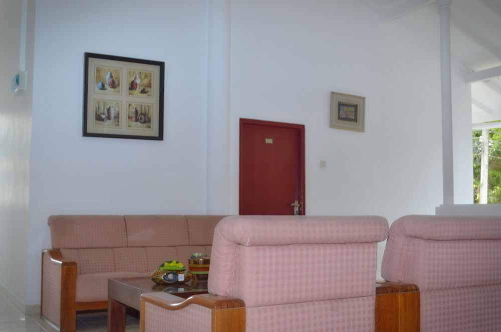 Hotel Empryean Katunayaka Dış mekan fotoğraf