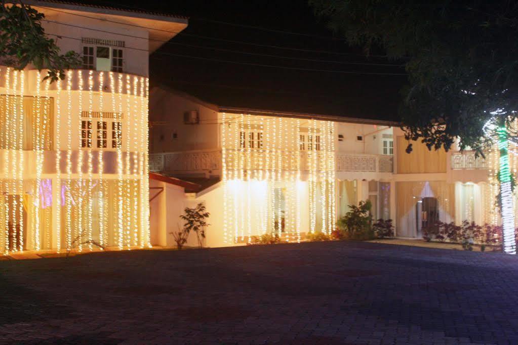 Hotel Empryean Katunayaka Dış mekan fotoğraf
