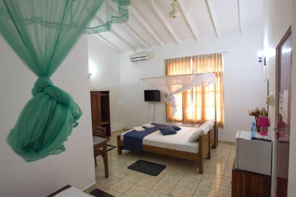 Hotel Empryean Katunayaka Dış mekan fotoğraf