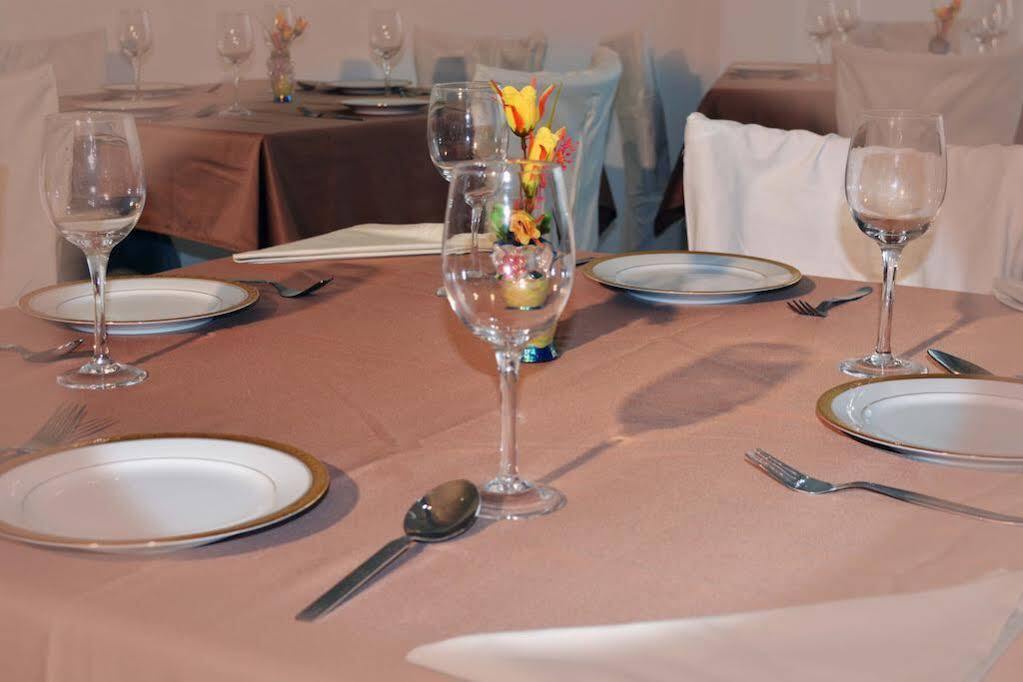 Hotel Empryean Katunayaka Dış mekan fotoğraf