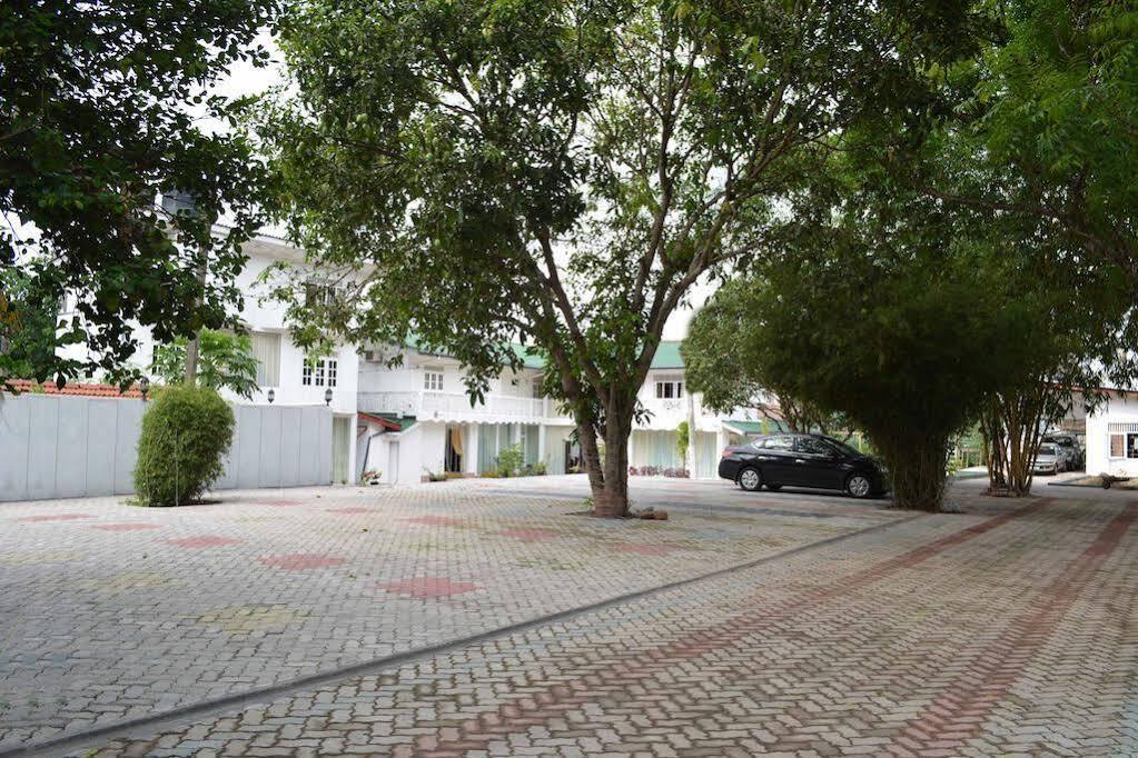 Hotel Empryean Katunayaka Dış mekan fotoğraf