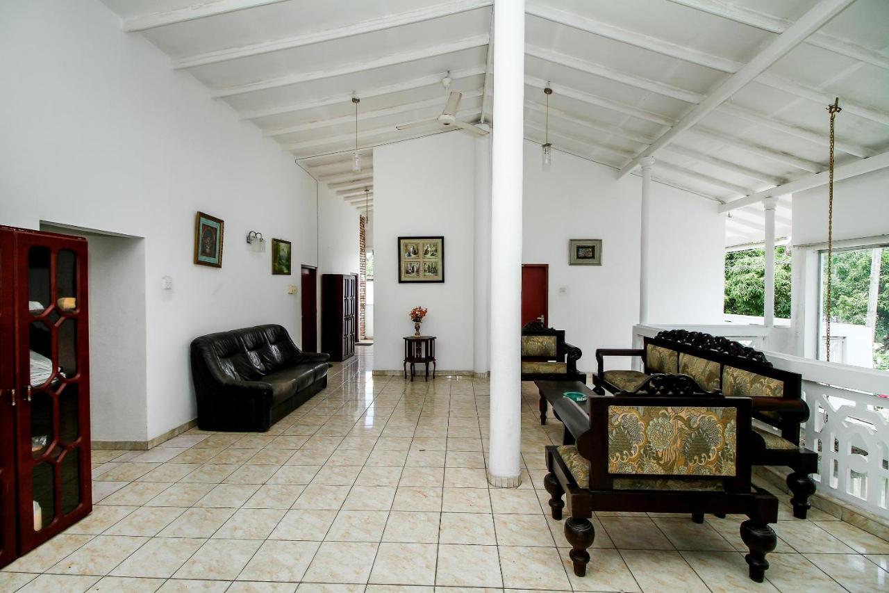 Hotel Empryean Katunayaka Dış mekan fotoğraf